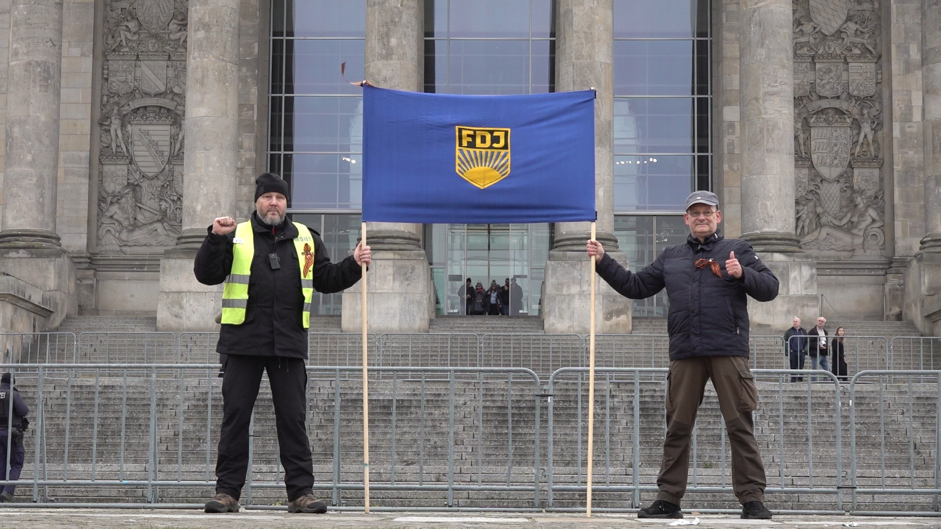 Der Weg ist das Ziel! Die neue DDR vor dem Reichstag Berlin 13.12.2025 